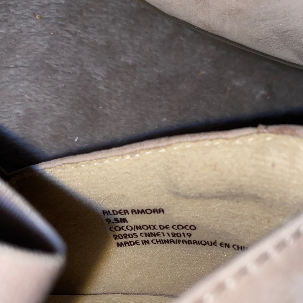 0516 Women's Earth Alder Amoaa Taupe Leather Sandals - Picture 6 of 9